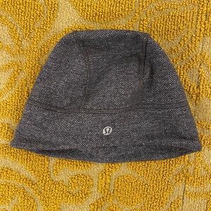 Lululemon running beanie gray